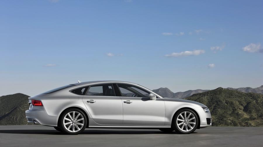  Audi A7 Sportback 3.0 TDI Quattro 2010 года  (фото 17 из 45)